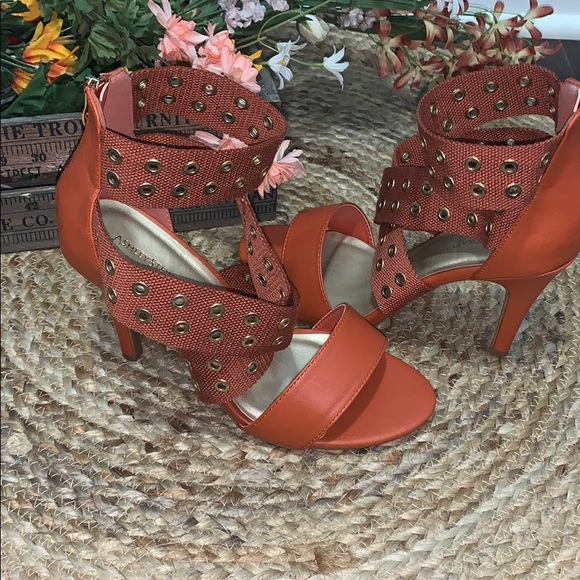 house shoes with good arch support
